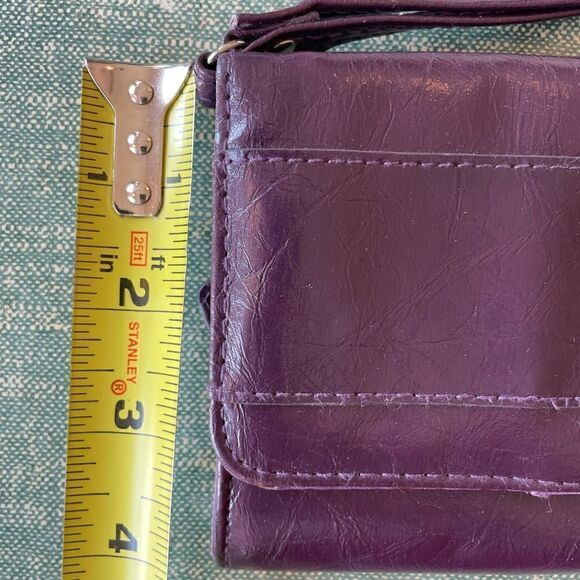 Kenneth Cole Reaction Purple Wallet EUC - Picture 2 of 7